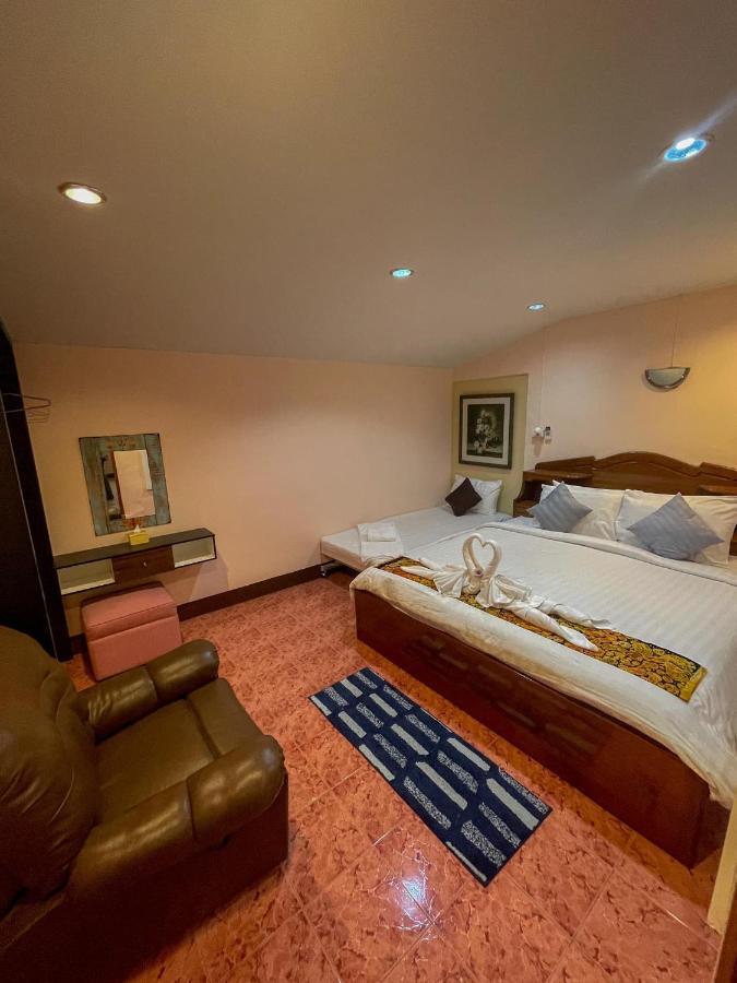 Jb Grand Resort Nakhon Si Thammarat Exterior photo