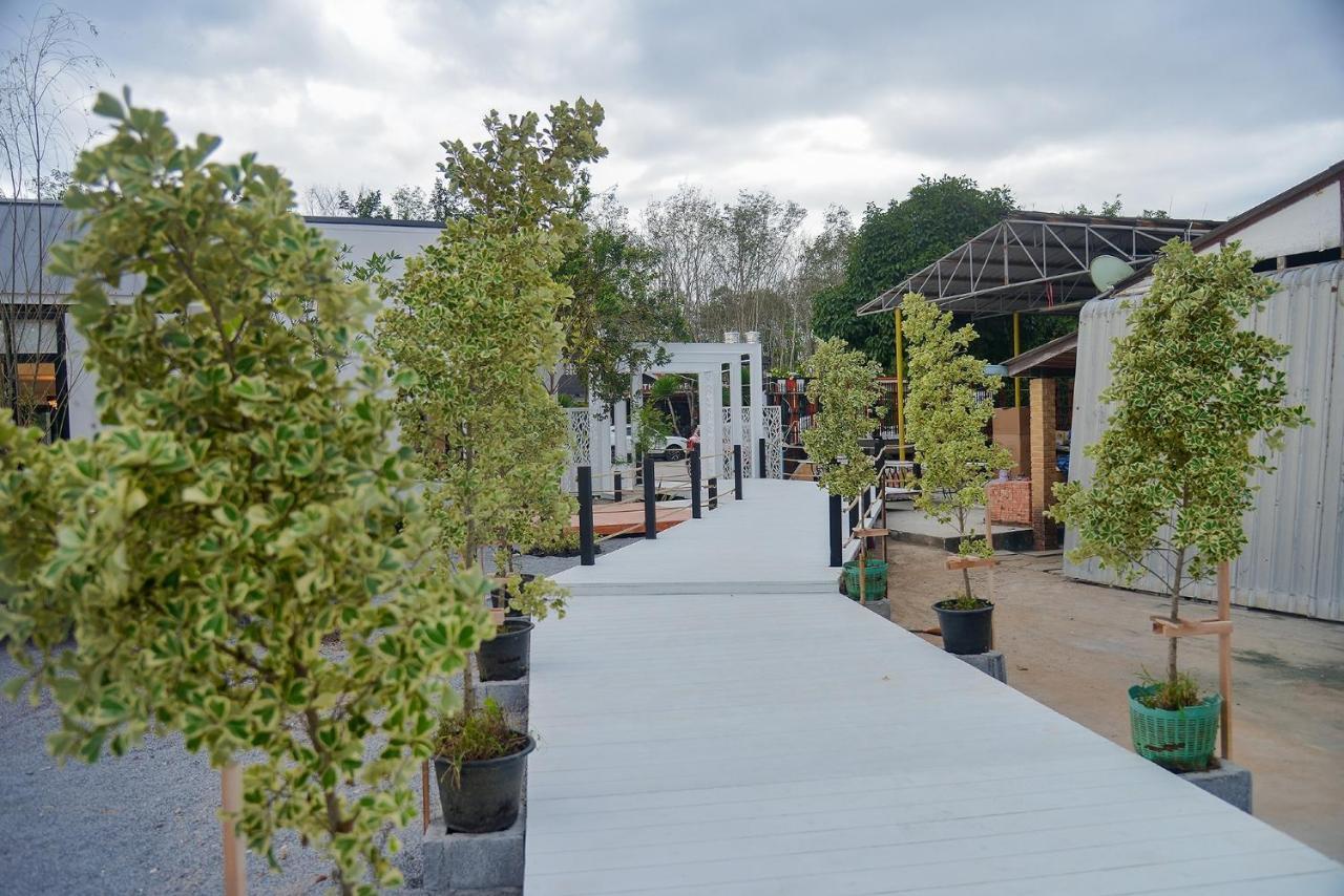 Jb Grand Resort Nakhon Si Thammarat Exterior photo